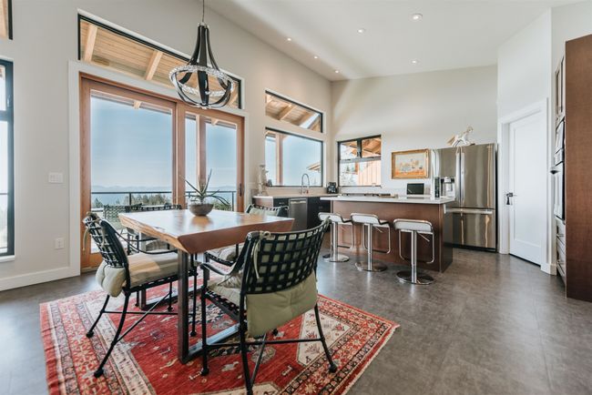 2247 Pixton Rd, House other with 3 bedrooms, 3 bathrooms and 6 parking in Roberts Creek BC | Image 10