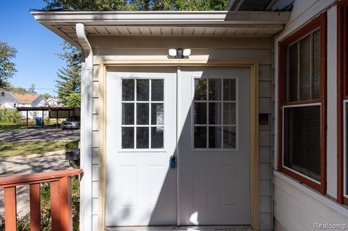 3259 2nd St, Wayne, MI, 48184-1378 | Card Image