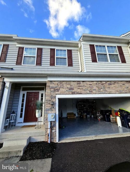 232 Fairfield Circle W, ROYERSFORD, PA, 19468 | Card Image