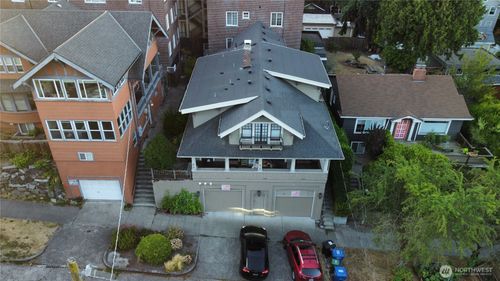 812 E Gwinn Pl, Seattle, WA, 98102-2802 | Card Image