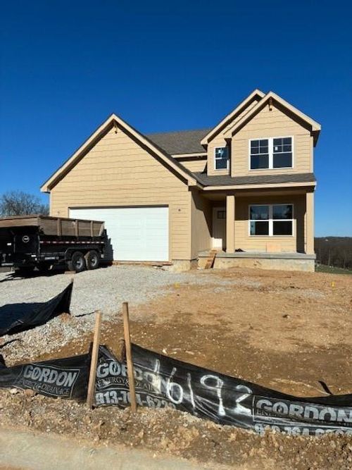 16192 Ryan Cir, Parkville, MO, 64152-8810 | Card Image