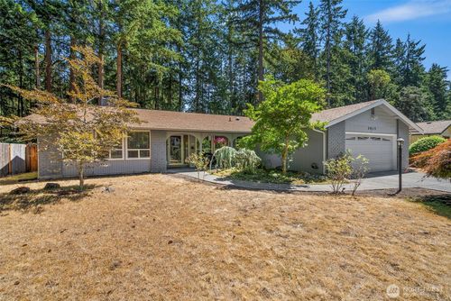 5913 87th Ave W, University Place, WA, 98467-1609 | Card Image