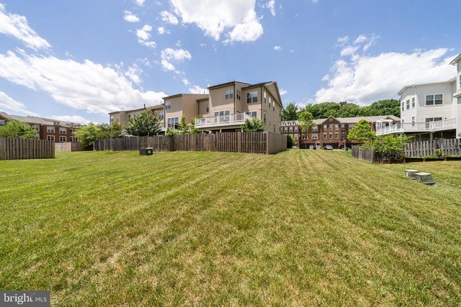 23314 Tradewind Dr, Townhouse with 3 bedrooms, 4 bathrooms and null parking in BRAMBLETON VA | Image 5