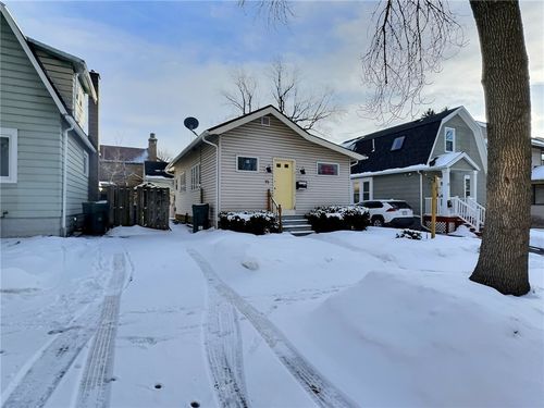 75 Delamaine Dr, Rochester, NY, 14621-4105 | Card Image