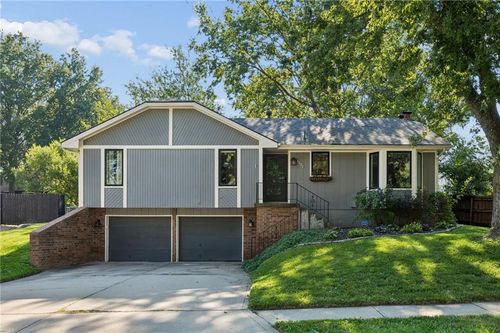 1201 Bristol Way, Liberty, MO, 64068-3015 | Card Image
