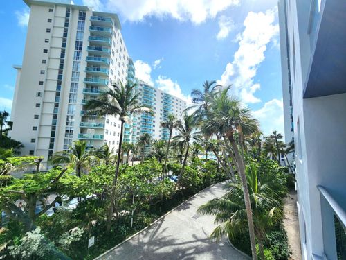 3h-4001 S Ocean Dr, Hollywood, FL, 33019-3019 | Card Image