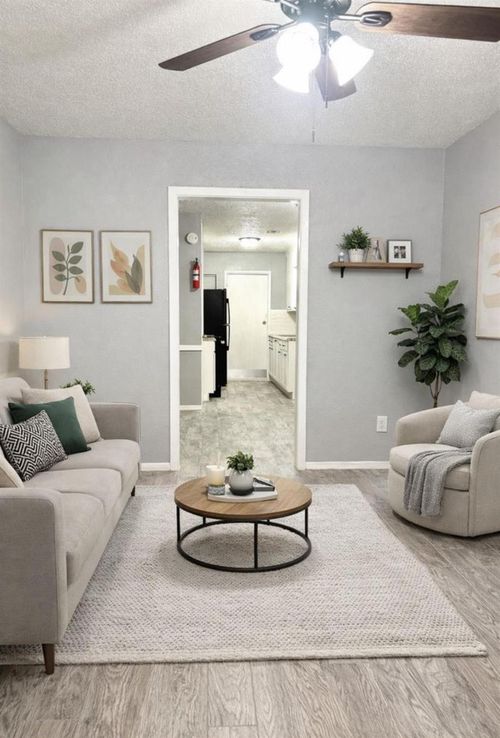 24-4515 Oxford St, Houston, TX, 77022-2838 | Card Image