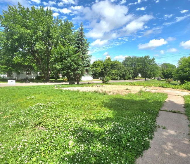 422 Court Ave N, House other with 3 bedrooms, 2 bathrooms and null parking in Sandstone MN | Image 7