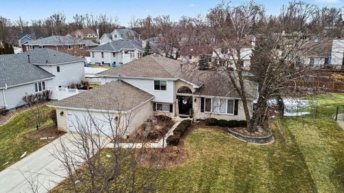 3211 Apache Dr, New Lenox, IL, 60451-5601 | Card Image