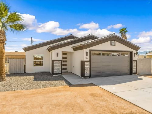 1204 Zircon Ave, Bullhead City, AZ, 86442-7032 | Card Image