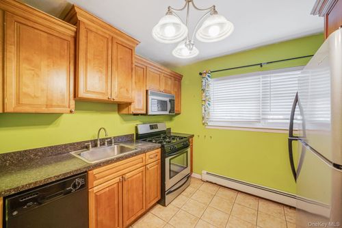 apt-b10-490 Main St, Farmingdale, NY, 11735-3516 | Card Image