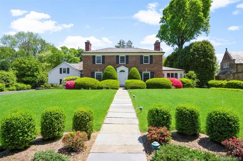 8 Church Ln S, Scarsdale, NY, 10583-5604 | Card Image