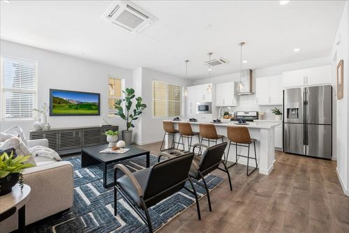 99a-471 Tailoff Ln, Sacramento, CA, 95818-2867 | Card Image