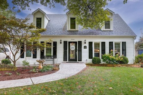 19 Fleetwood Dr, Winfield, KS, 67156-5429 | Card Image