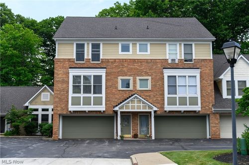 1517 Huntington Ln, Cleveland Heights, OH, 44118-1534 | Card Image