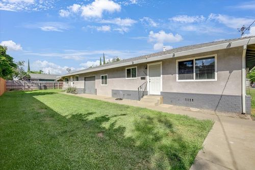 2285 Elm St, Live Oak, CA, 95953-2417 | Card Image