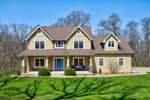 1325 Union Ct, Van Meter, IA, 50261-8501 | Card Image