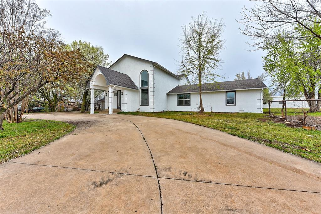 Decker Dr, Moore, OK 73160