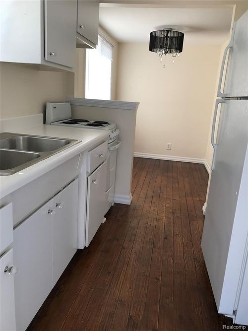 apt-1-937 N Pontiac Trl, Walled Lake, MI, 48390-3263 | Card Image