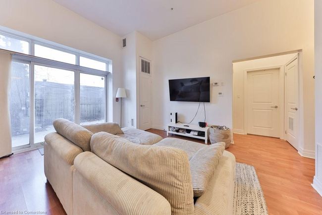 105 - 459 Kerr St, House attached with 1 bedrooms, 1 bathrooms and 1 parking in Oakville ON | Image 12