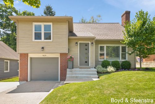 1629 Sylvan Ave, Grand Rapids, MI, 49506-4449 | Card Image