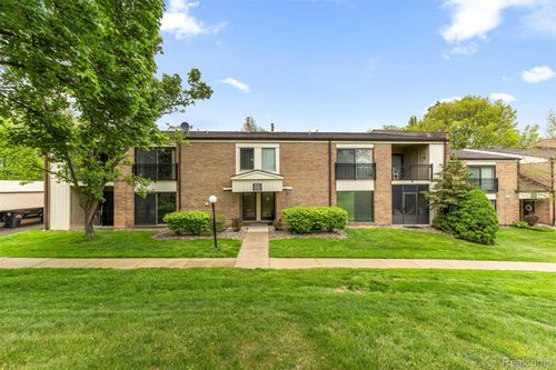 18403 University Park Dr, Livonia, MI, 48152-2629 | Card Image