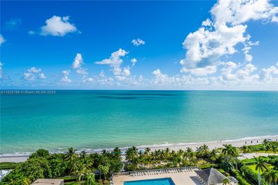 16D - 881 Ocean Dr, Condo with 2 bedrooms, 2 bathrooms and null parking in Key Biscayne FL | Image 1