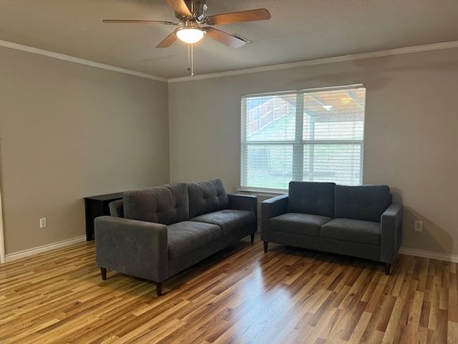 184 Dandelion Loop, House other with 3 bedrooms, 2 bathrooms and null parking in Kyle TX | Image 8