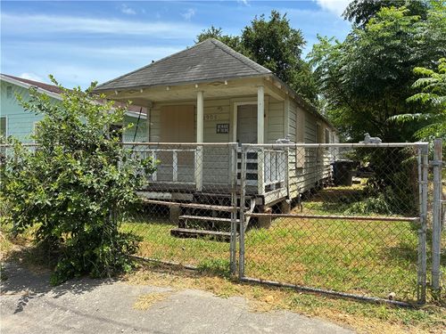 2905 Morris St, Corpus Christi, TX, 78405-2235 | Card Image