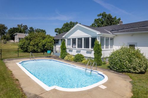 678 Corn Hill Rd, Pittsford, VT, 05763-9206 | Card Image