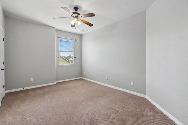 Large secondary bedroom | Image 31