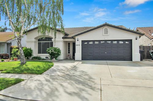 5819 Webb St, Riverbank, CA, 95367-9686 | Card Image