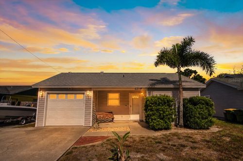 1219 Mackeral Ave, SARASOTA, FL, 34237-3724 | Card Image