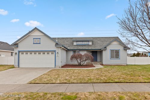 8188 N Ainsworth Dr, Hayden, ID, 83835-7987 | Card Image