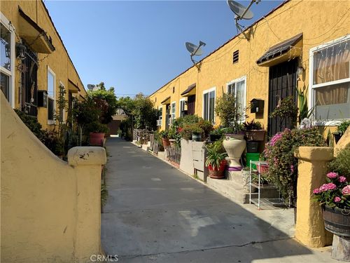 329 Ross Pl, Wilmington, CA, 90744-4437 | Card Image