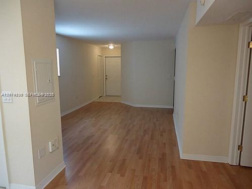 106-41-2901 Se 13th Rd, Homestead, FL, 33035-2382 | Card Image