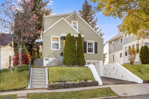 27 Gillespie Rd, Bloomfield, NJ, 07003-3805 | Card Image