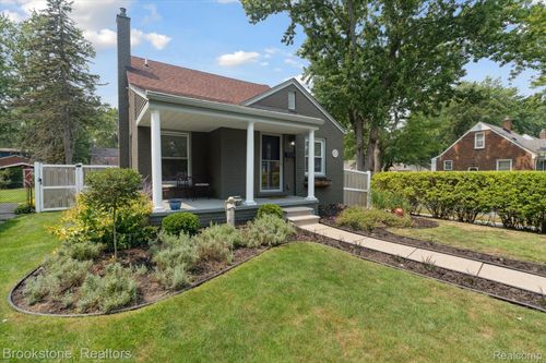 2811 N Wilson Ave, Royal Oak, MI, 48073-4279 | Card Image