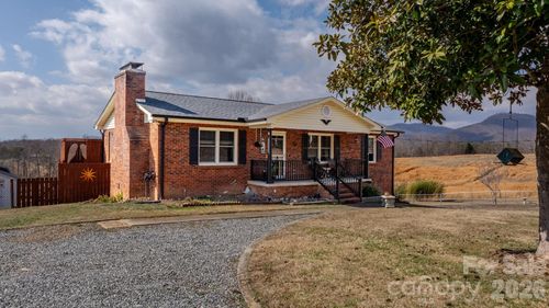 511 Crutchfield Rd, Union Mills, NC, 28167-8877 | Card Image