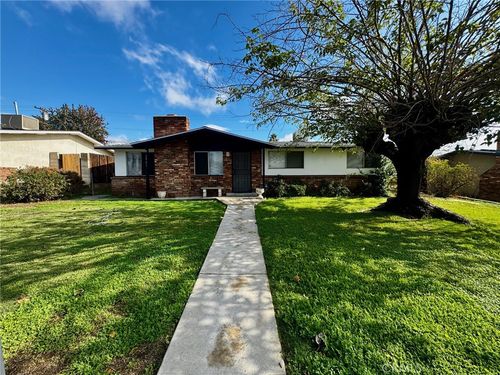 2901 Wenatchee Ave, Bakersfield, CA, 93306-2758 | Card Image