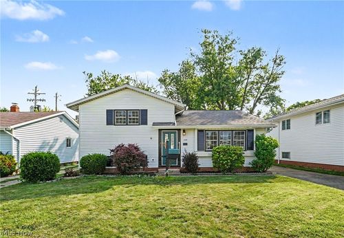 339 E 315th Street, Willowick, OH, 44095 | Card Image