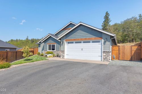 326 Sw Kennedy Way, Grants Pass, OR, 97526 | Card Image