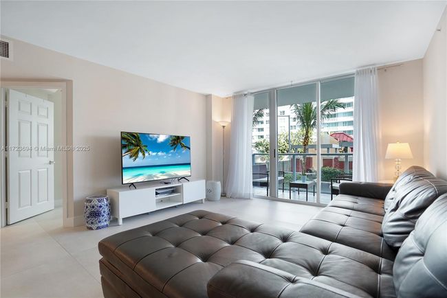 APT-704 - 1155 Brickell Bay Dr, Condo with 3 bedrooms, 2 bathrooms and null parking in Miami FL | Image 13