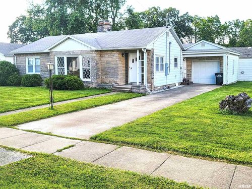 119 S 6th St Se, Clay City, IL, 62824-4225 | Card Image