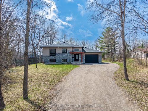 166 Golf Course Rd, Pembroke, ON, K8A7B3 | Card Image