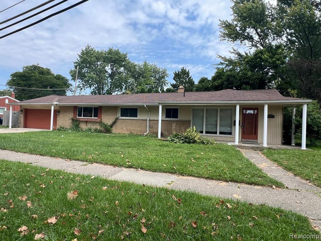 Halmich Dr, Warren, MI 48092