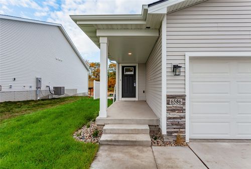 2717 13th St Ne, Bondurant, IA, 50035-2700 | Card Image
