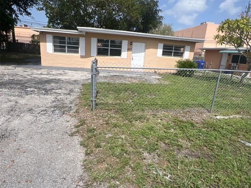 407 S 61st Ave, Hollywood, FL, 33023-1307 | Card Image