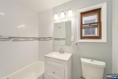 46 Center St, Clifton, NJ, 07011-3918 | Card Image