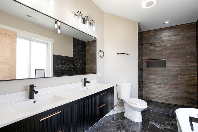 10932 S Nagle Ave, House other with 4 bedrooms, 4 bathrooms and 2 parking in Worth IL | Image 32